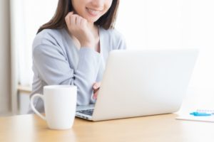 アットグループ公式サイトに掲載されている日払い制度のイメージ
